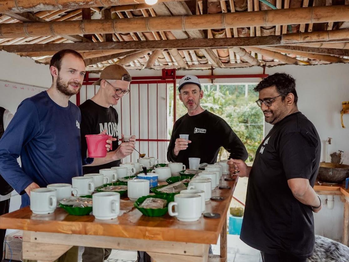El Fenix Coffee Hotell Calarcá Exteriör bild